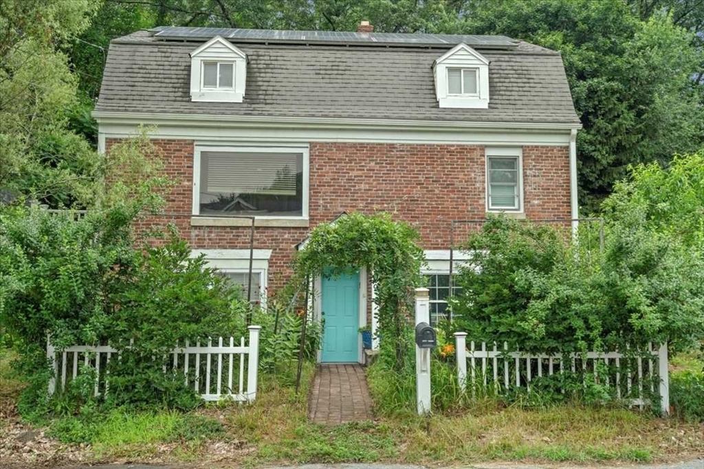 709 Main St