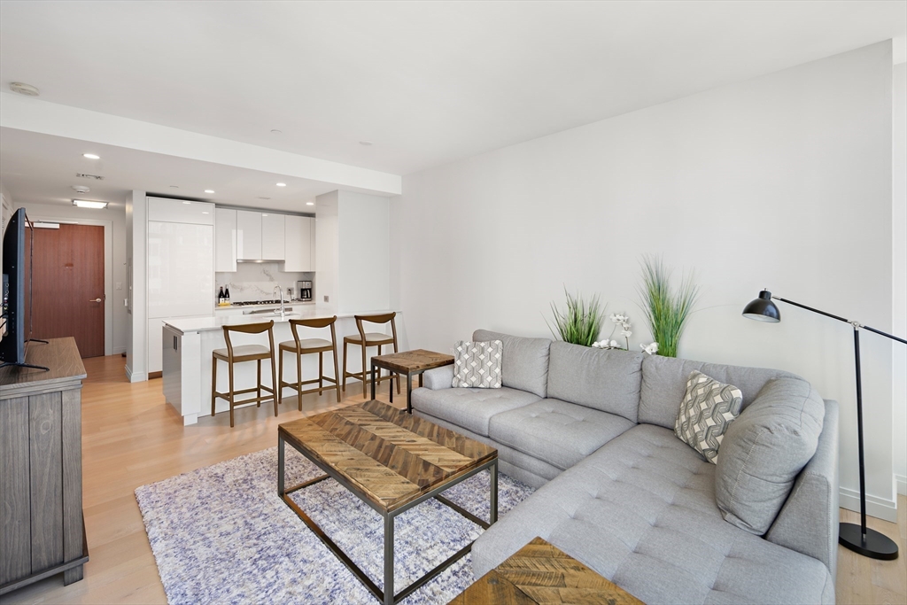 133 Seaport Blvd 1710