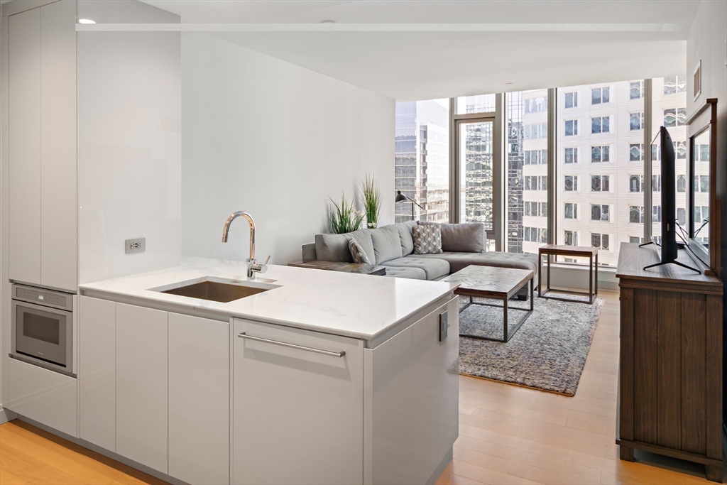 133 Seaport Blvd 1710