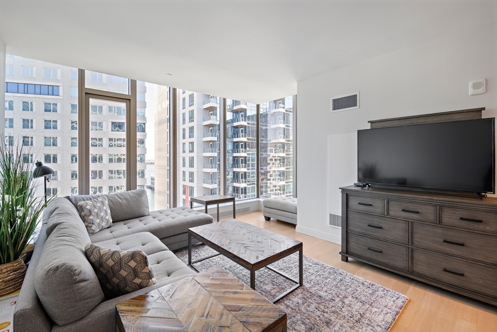 133 Seaport Blvd 1710