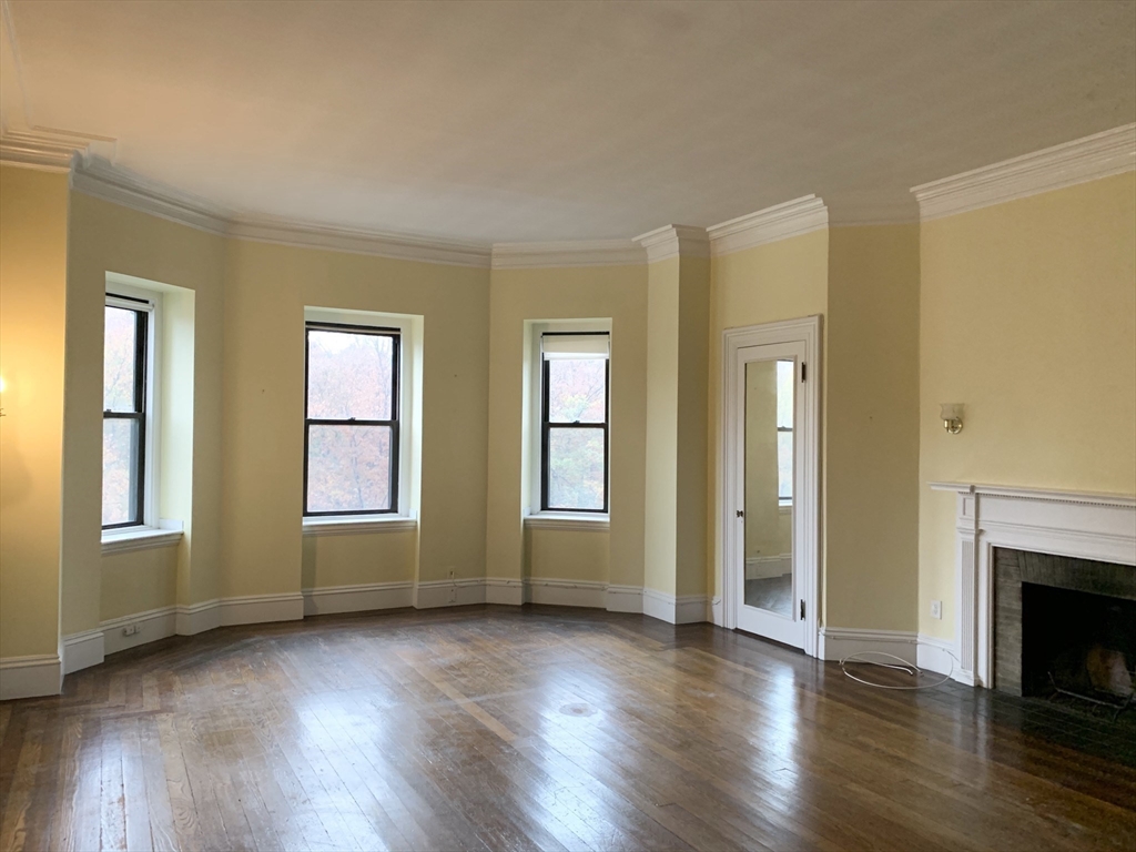 317 Commonwealth Ave 3F