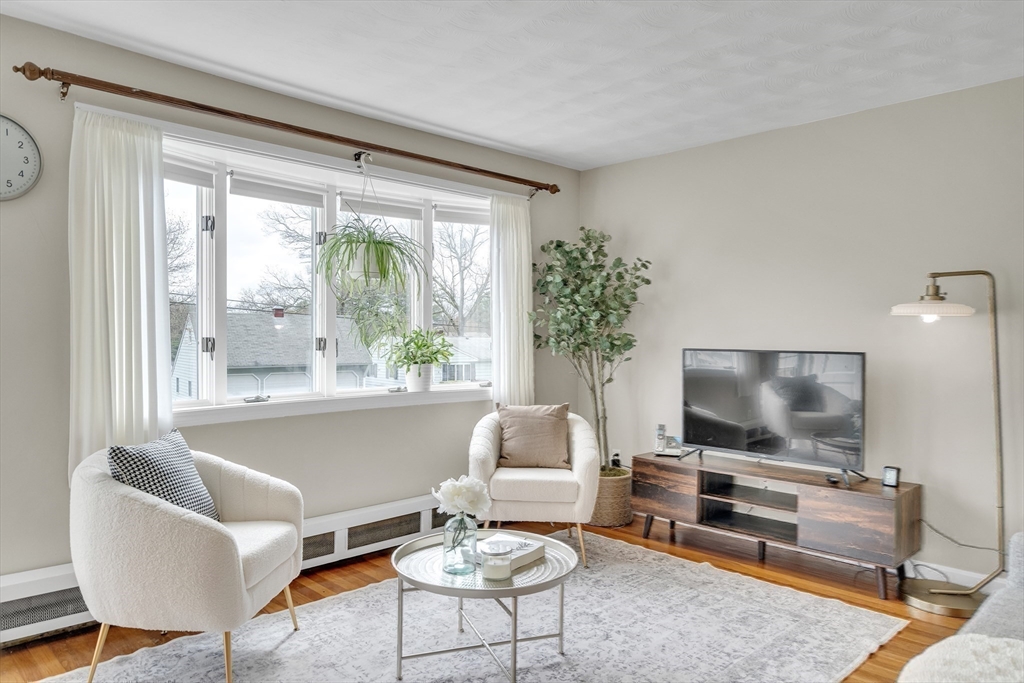 19 Tremlett Rd