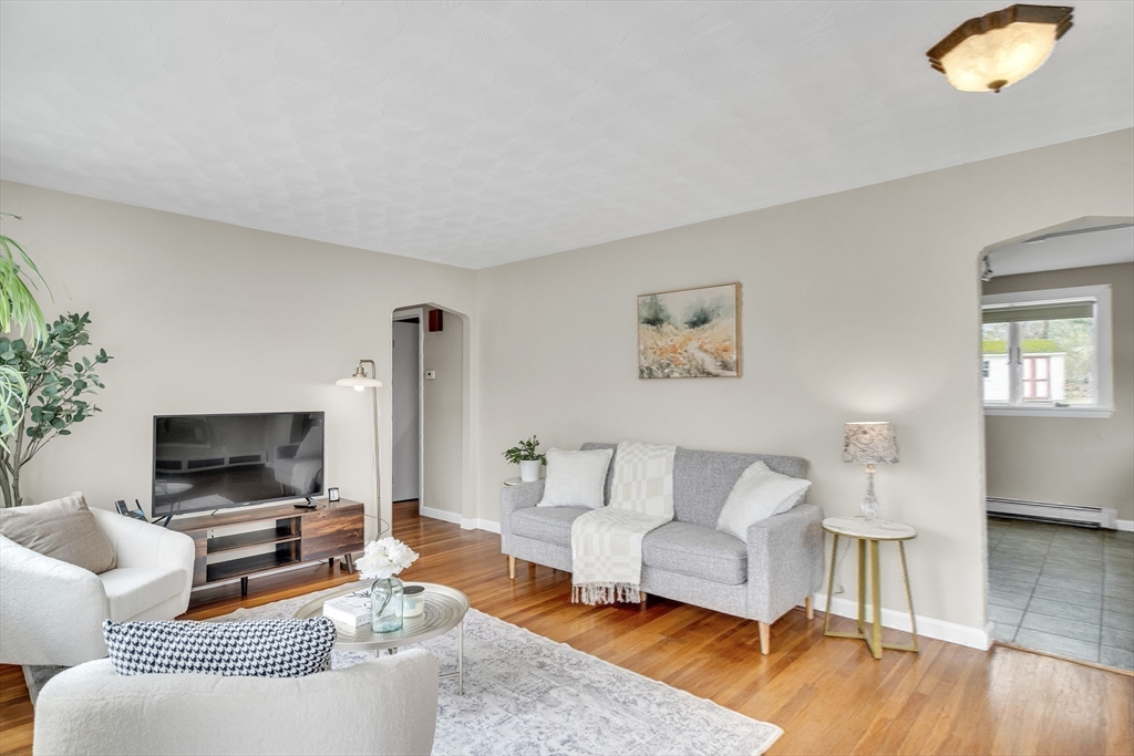 19 Tremlett Rd