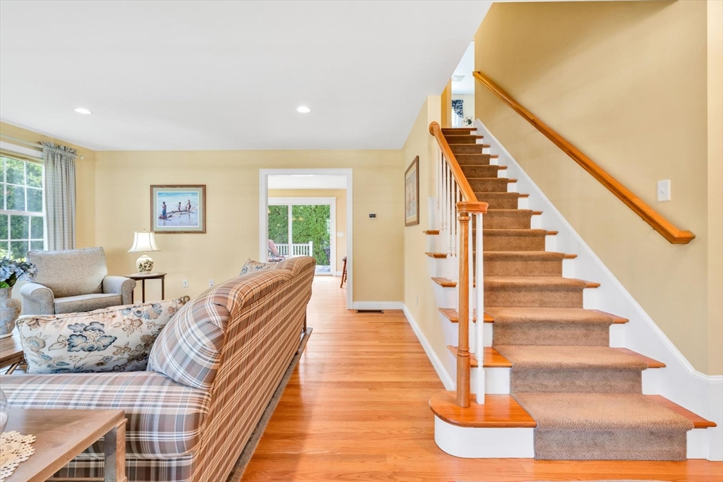 Barnstable, Massachusetts 02601, United States, 3 Bedrooms Bedrooms, ,3 BathroomsBathrooms,Residential,Active,147518