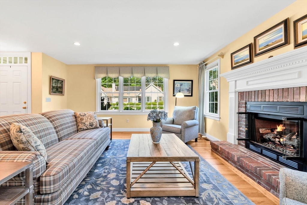 Barnstable, Massachusetts 02601, United States, 3 Bedrooms Bedrooms, ,3 BathroomsBathrooms,Residential,Active,147518