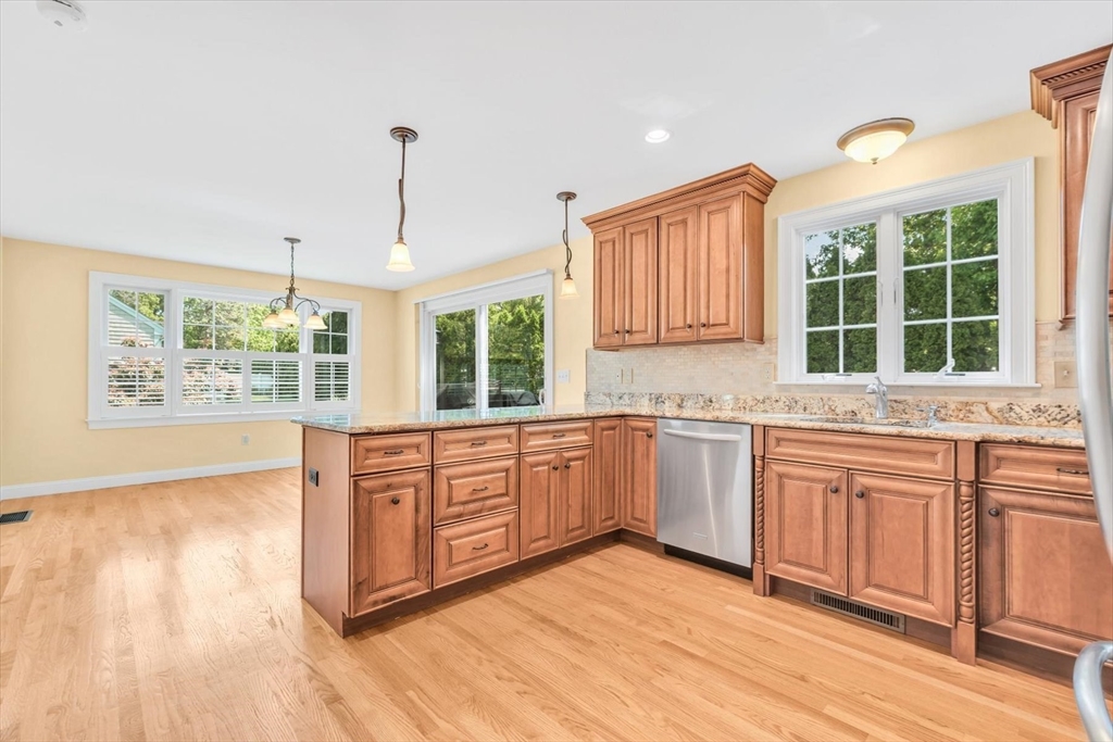 Barnstable, Massachusetts 02601, United States, 3 Bedrooms Bedrooms, ,3 BathroomsBathrooms,Residential,Active,147518