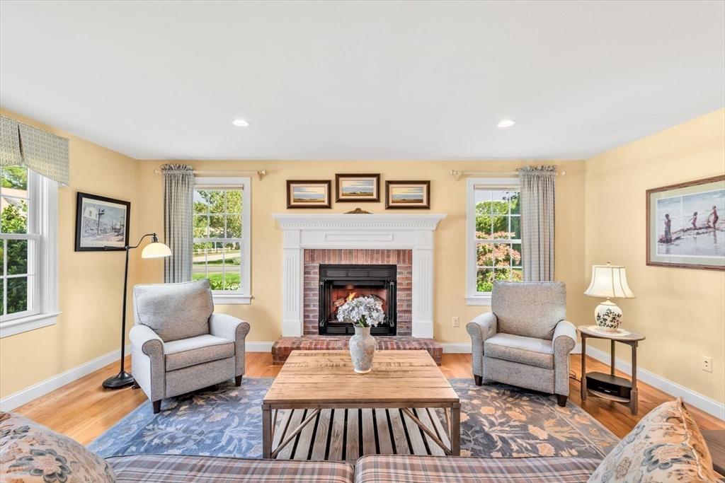 Barnstable, Massachusetts 02601, United States, 3 Bedrooms Bedrooms, ,3 BathroomsBathrooms,Residential,Active,147518