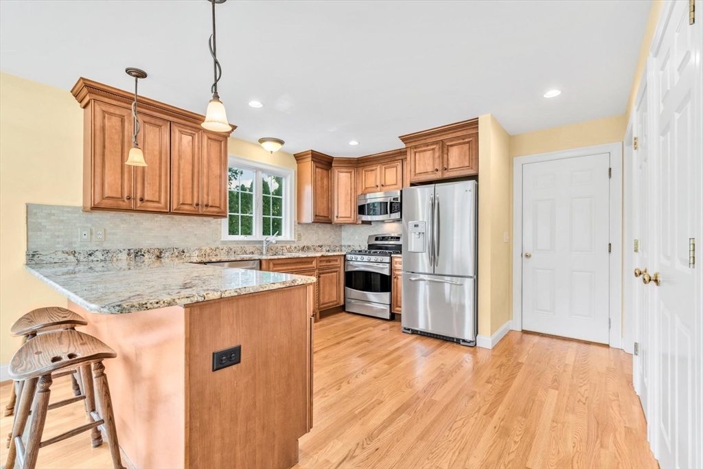 Barnstable, Massachusetts 02601, United States, 3 Bedrooms Bedrooms, ,3 BathroomsBathrooms,Residential,Active,147518