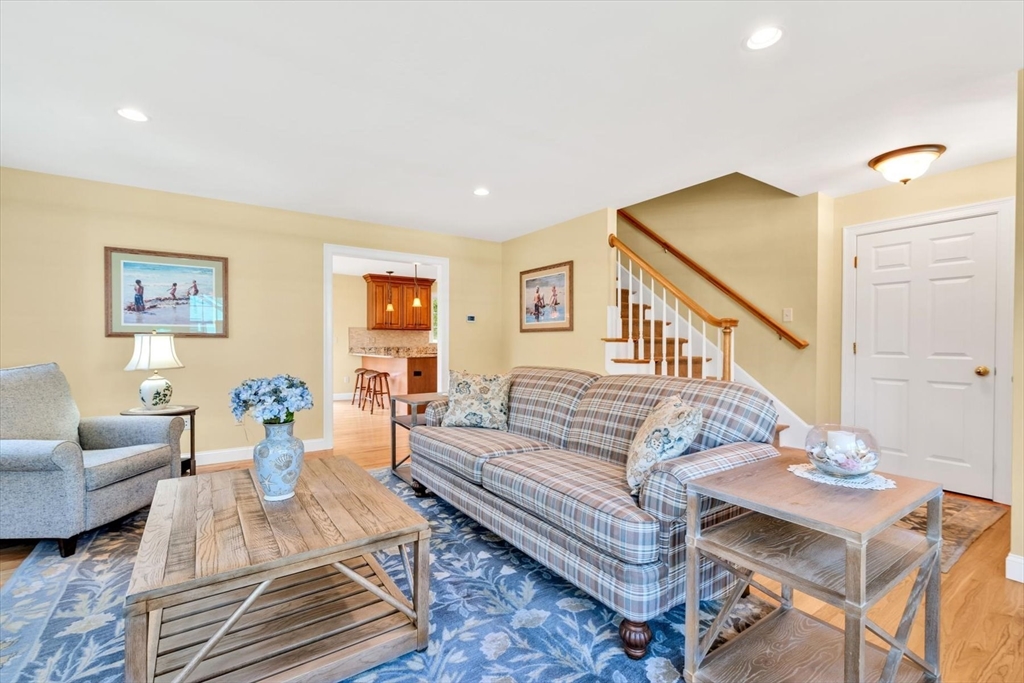 Barnstable, Massachusetts 02601, United States, 3 Bedrooms Bedrooms, ,3 BathroomsBathrooms,Residential,Active,147518