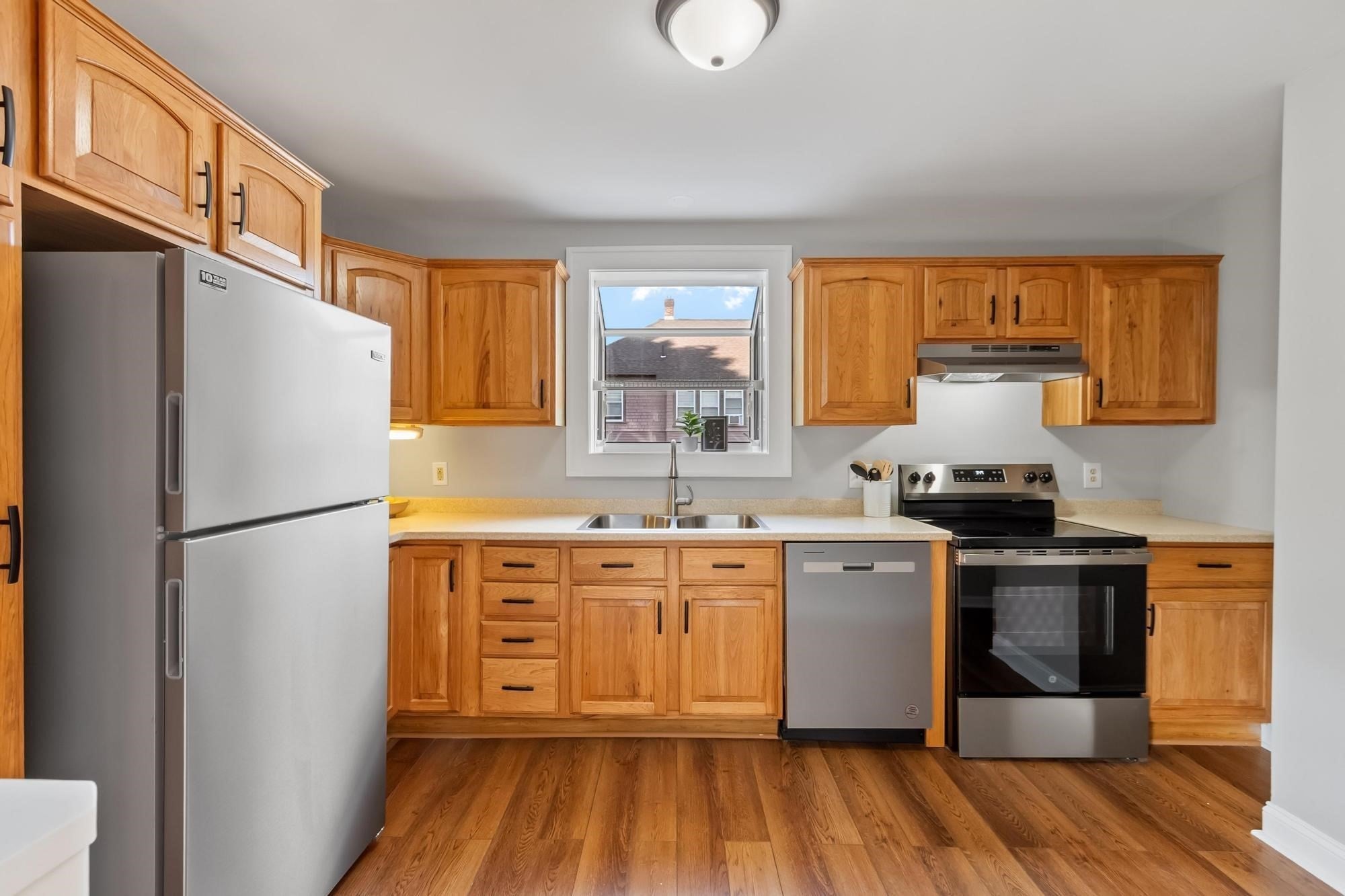 567 Milk St, Fitchburg, MA Photo #13