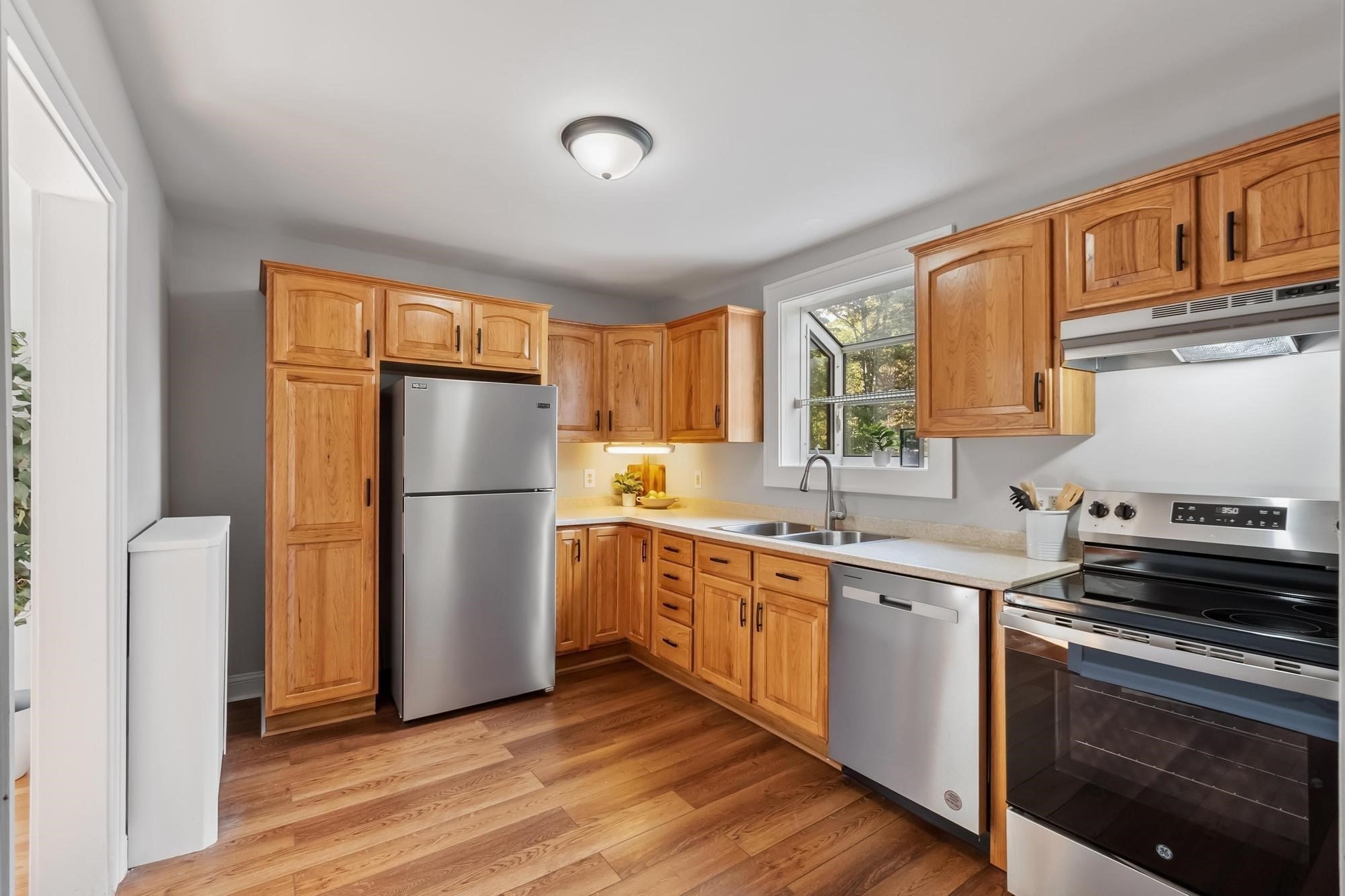 567 Milk St, Fitchburg, MA Photo #12