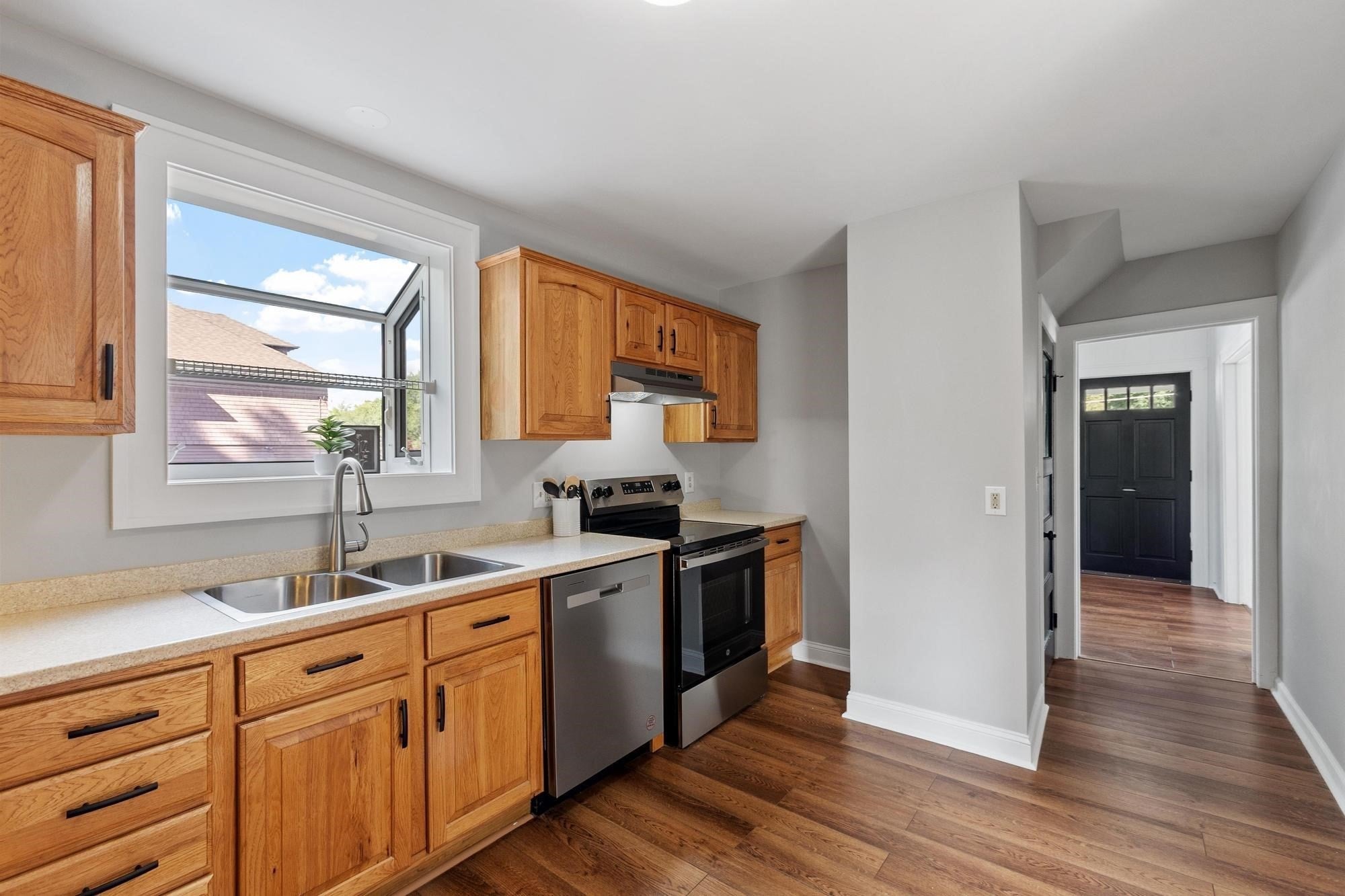 567 Milk St, Fitchburg, MA Photo #15