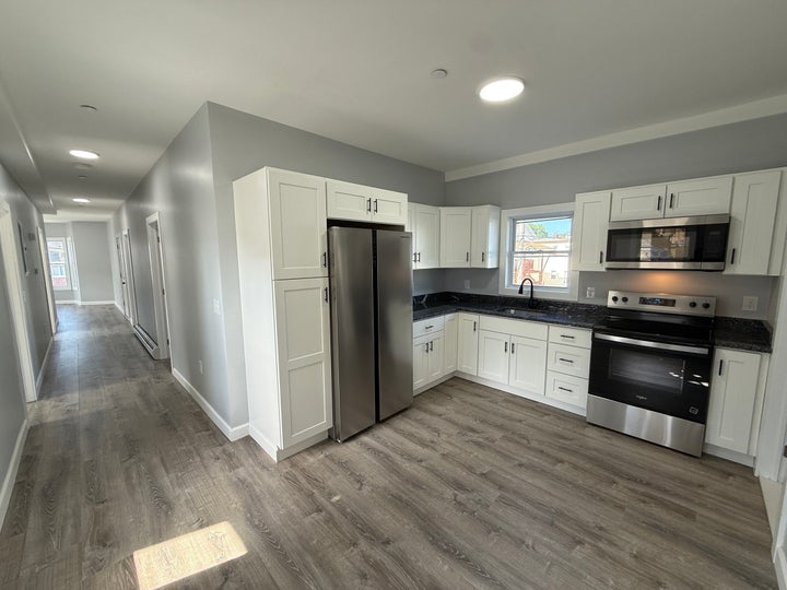 Photo 1 of 16 — 126 Cross St 2, Lawrence, MA 01841
