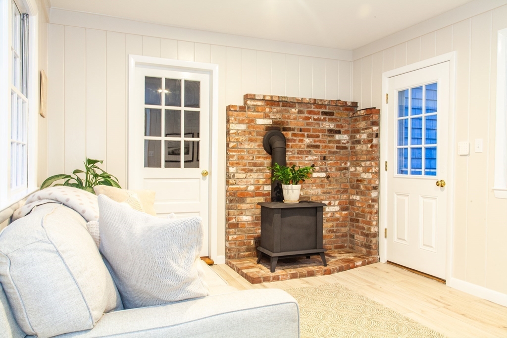 Barnstable, Massachusetts 02632, United States, 3 Bedrooms Bedrooms, ,2 BathroomsBathrooms,Residential,Active,170278