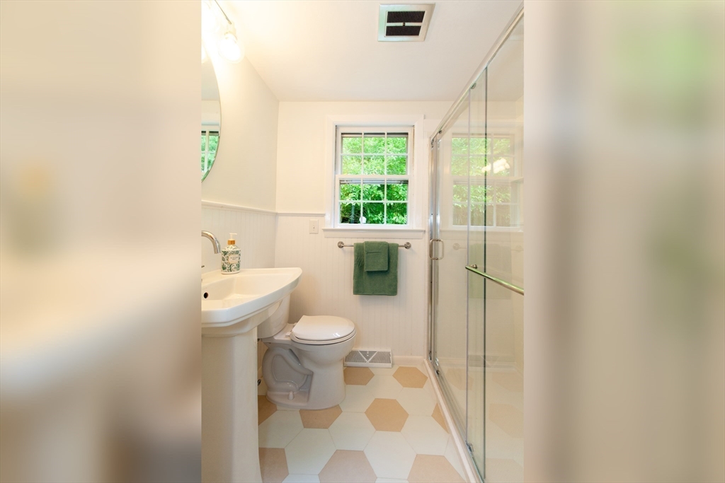 Barnstable, Massachusetts 02632, United States, 3 Bedrooms Bedrooms, ,2 BathroomsBathrooms,Residential,Active,170278