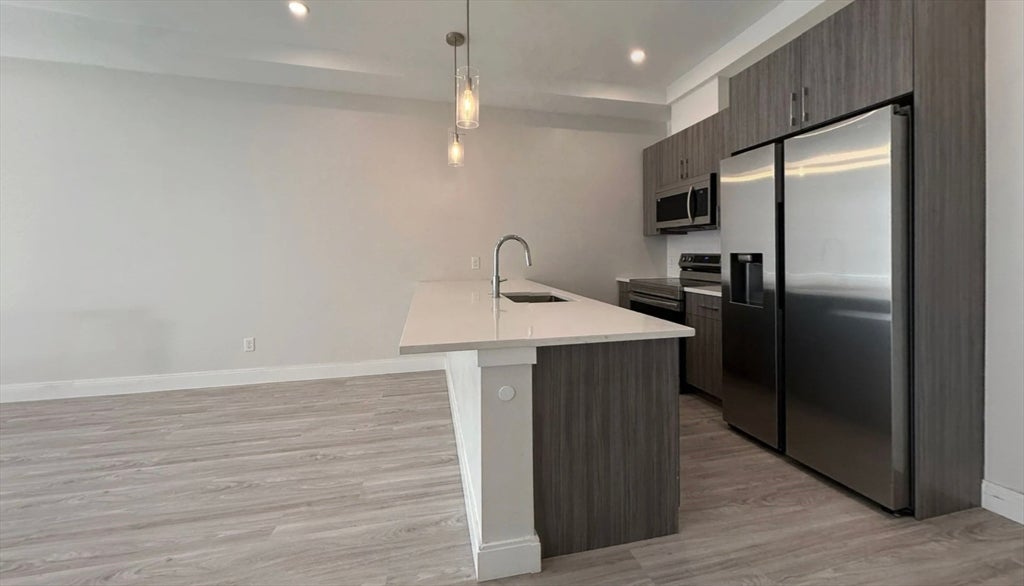 33 Newport Ave #407, Quincy, MA Photo #7