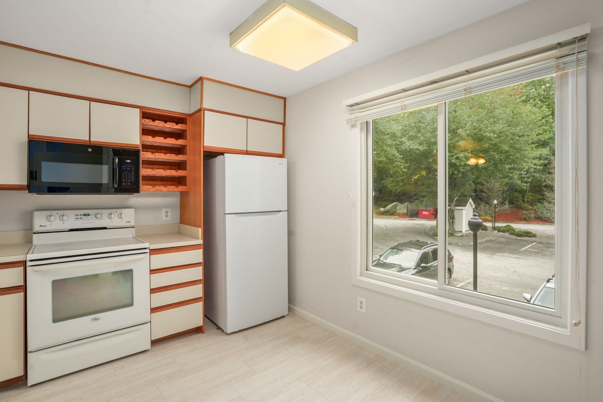 330 Sunderland Rd #22, Worcester, MA, 330 Sunderland Rd #22, Worcester, MA Photo #3
