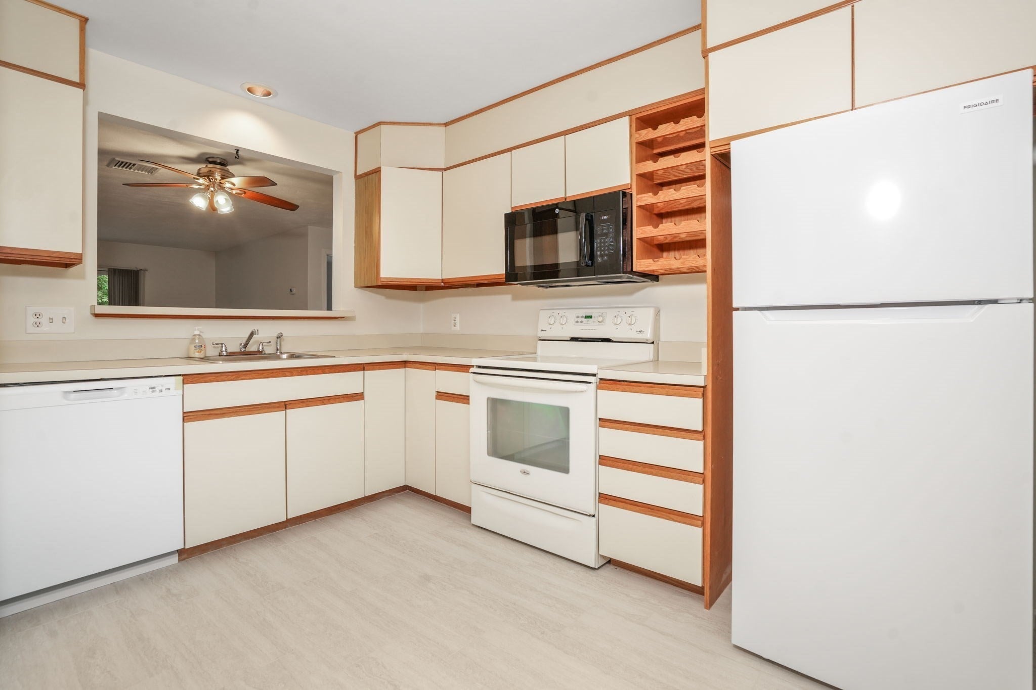 330 Sunderland Rd #22, Worcester, MA, 330 Sunderland Rd #22, Worcester, MA Photo #4