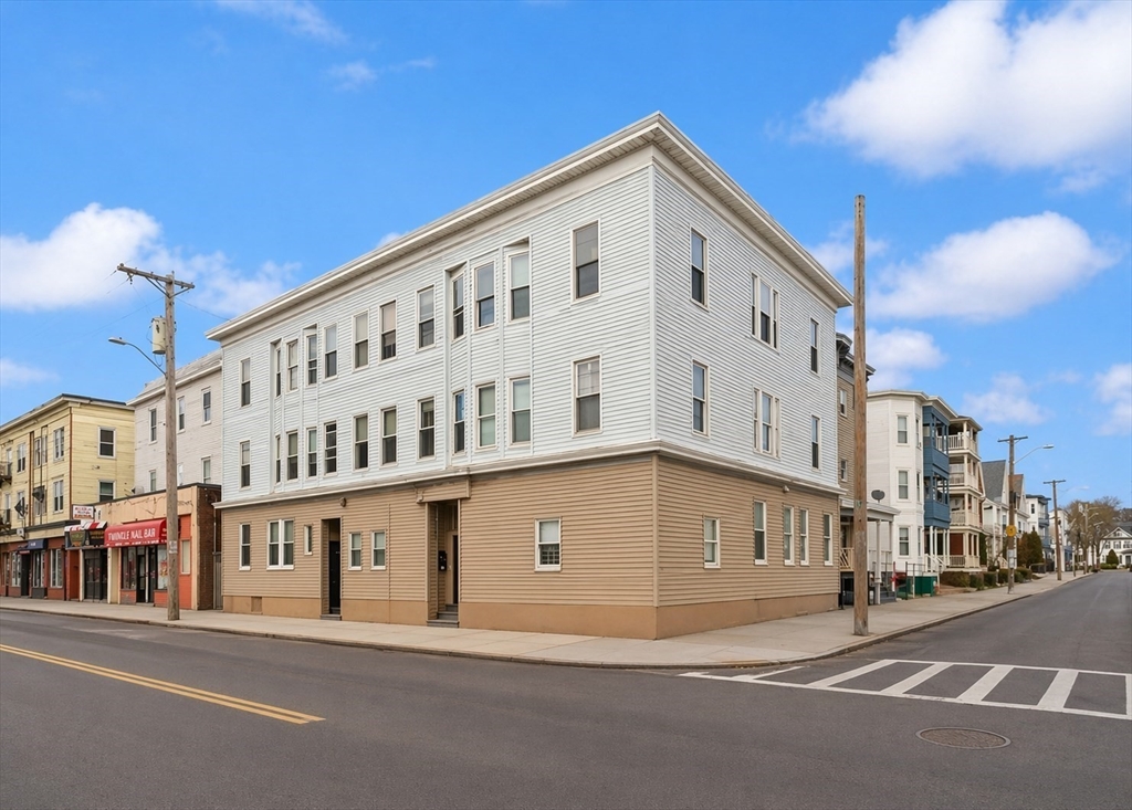 Photo: 139 Franklin St, Lynn, MA