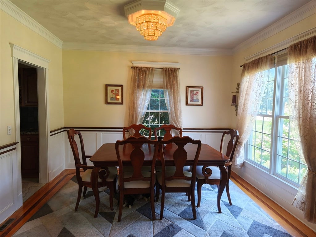 140 Wildflower Cir, Westfield, MA Photo #9