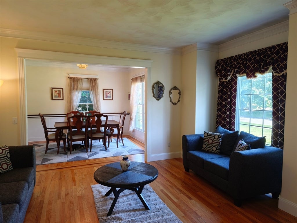140 Wildflower Cir, Westfield, MA Photo #10