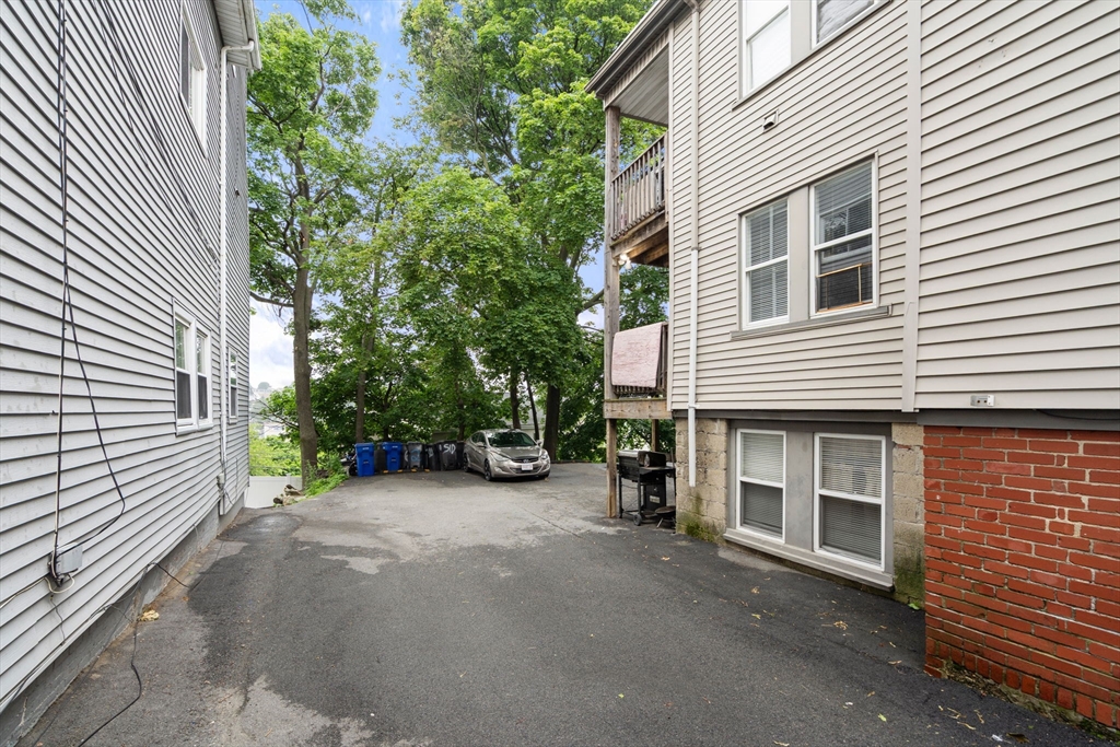 4 Warren Ave