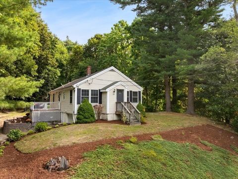 53 Elm St Halifax MA 02338