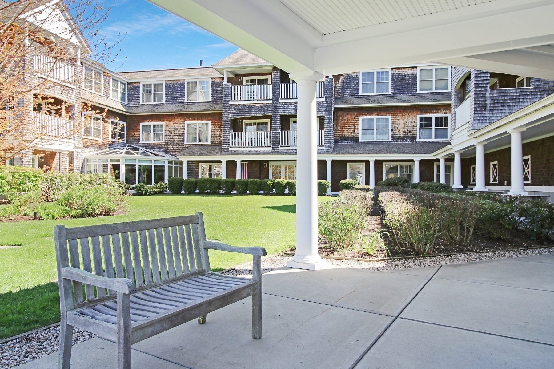 18 West Road 307