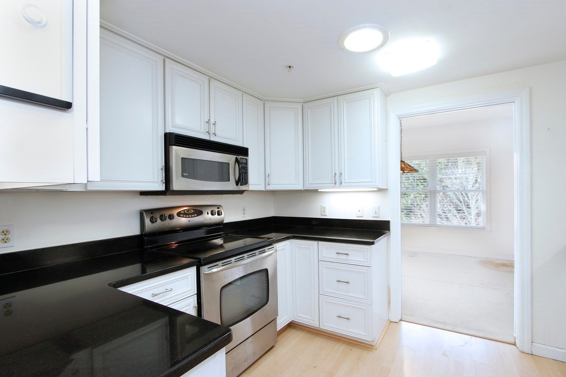 18 West Road 307
