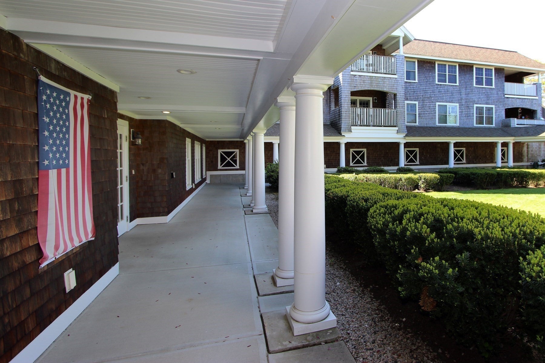 18 West Road 307