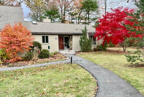 152 Chestnut Cir 152 Lincoln MA 01773