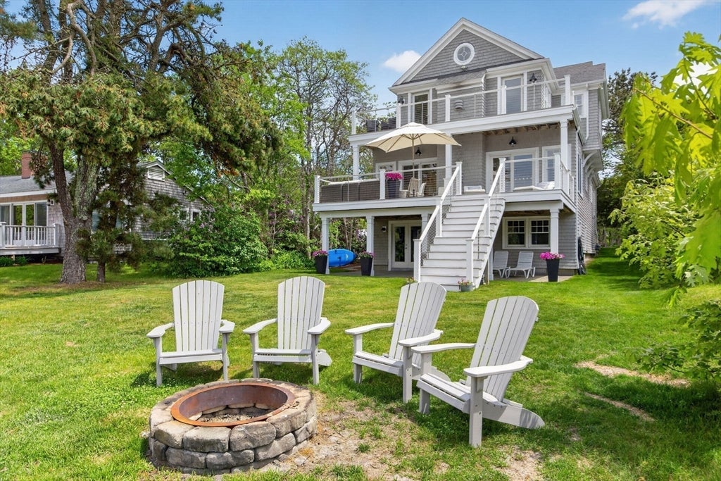 357 Monomoscoy Rd