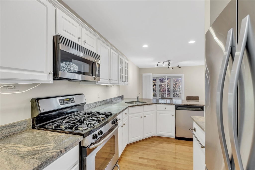 Bourne, Massachusetts 02532, United States, 2 Bedrooms Bedrooms, ,4 BathroomsBathrooms,Residential,Active,93687