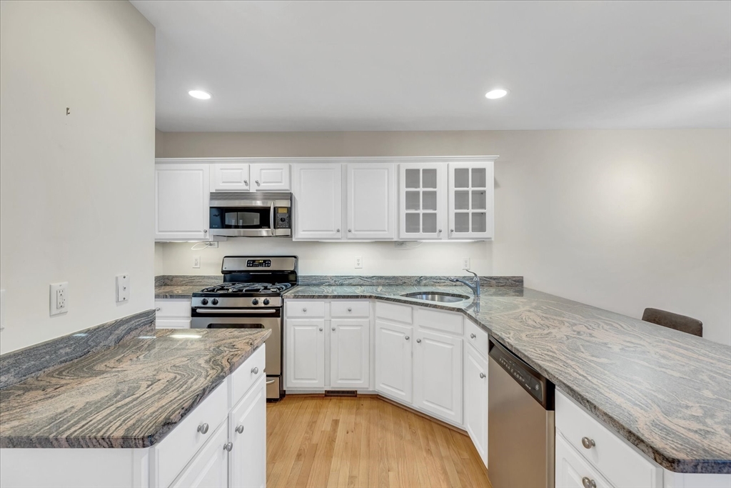 Bourne, Massachusetts 02532, United States, 2 Bedrooms Bedrooms, ,4 BathroomsBathrooms,Residential,Active,93687