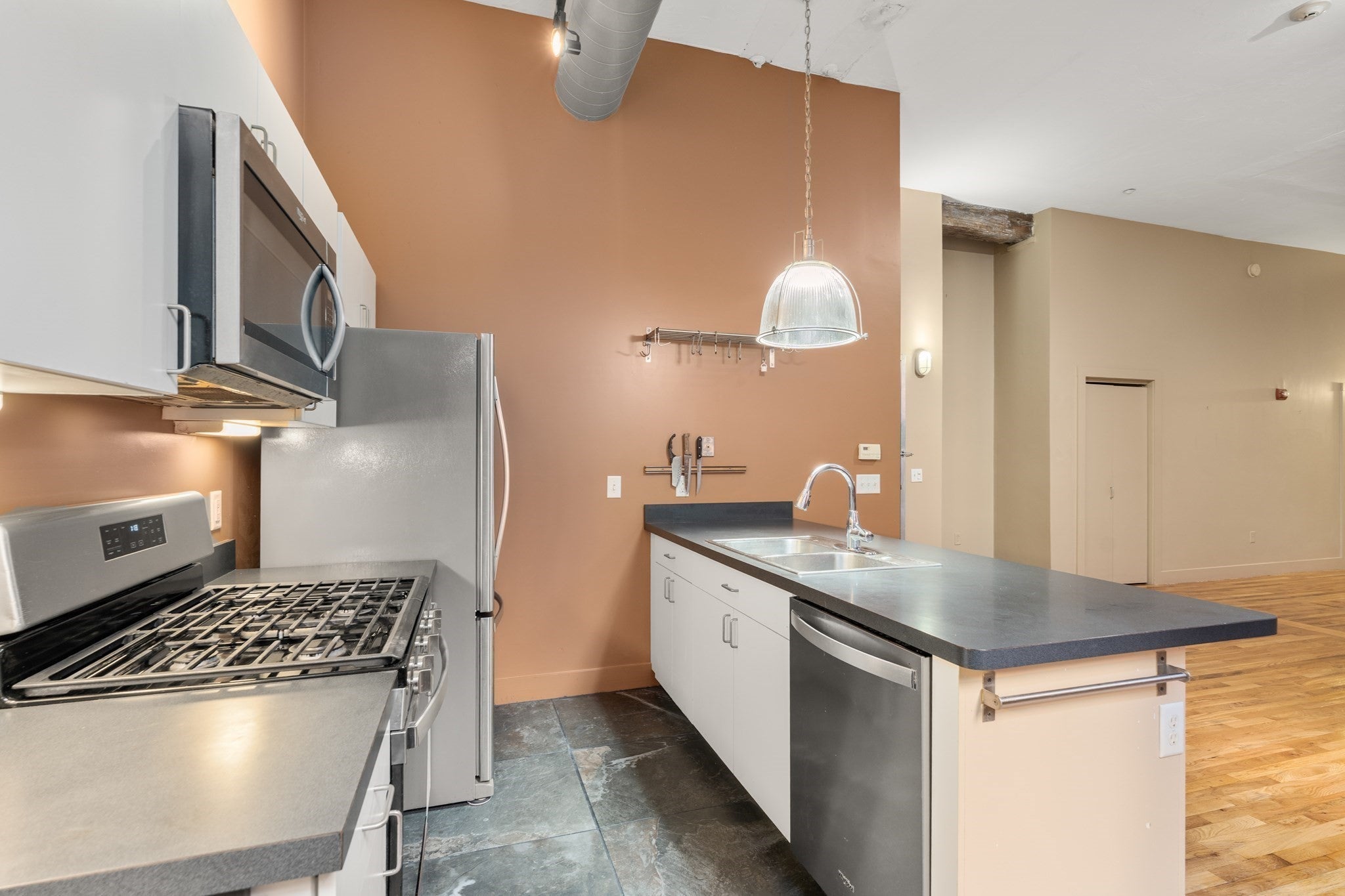 13-17 Willow St 205
