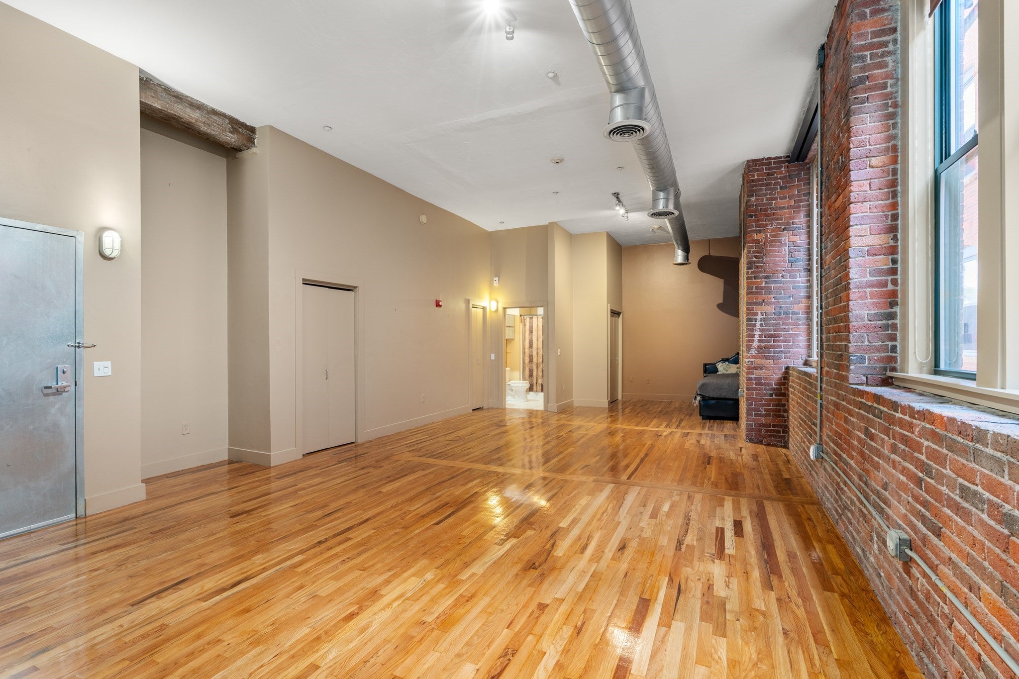 13-17 Willow St 205