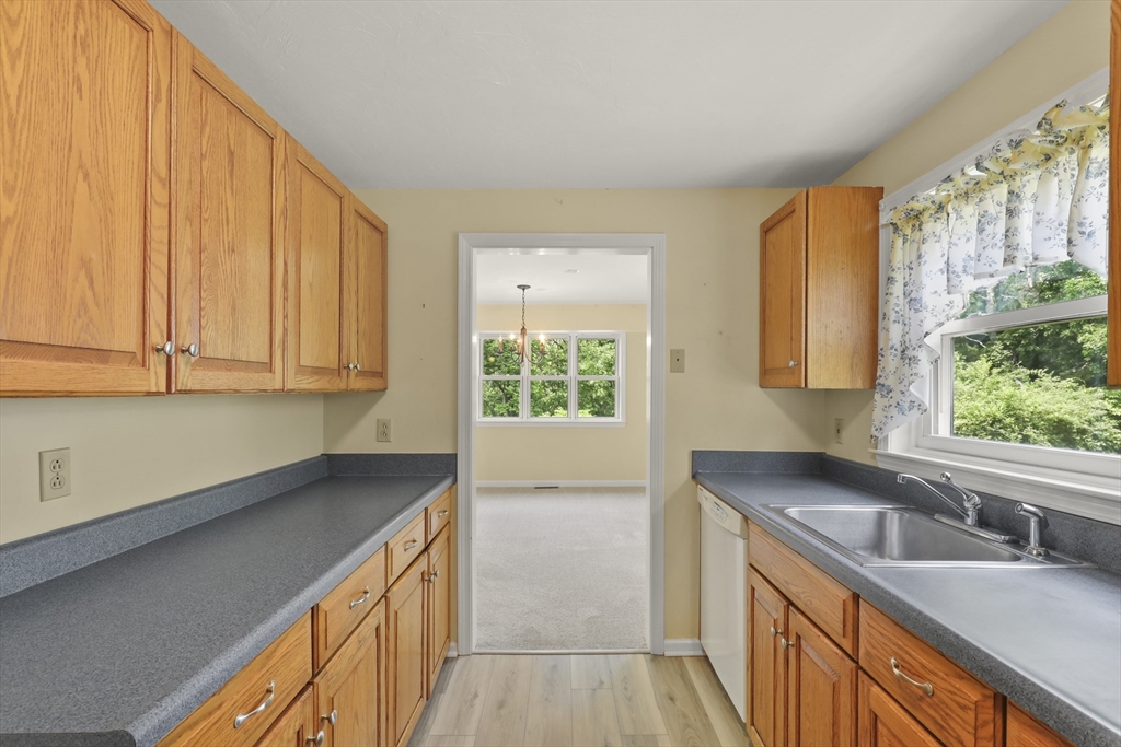 18 Harbor Hill Dr 18