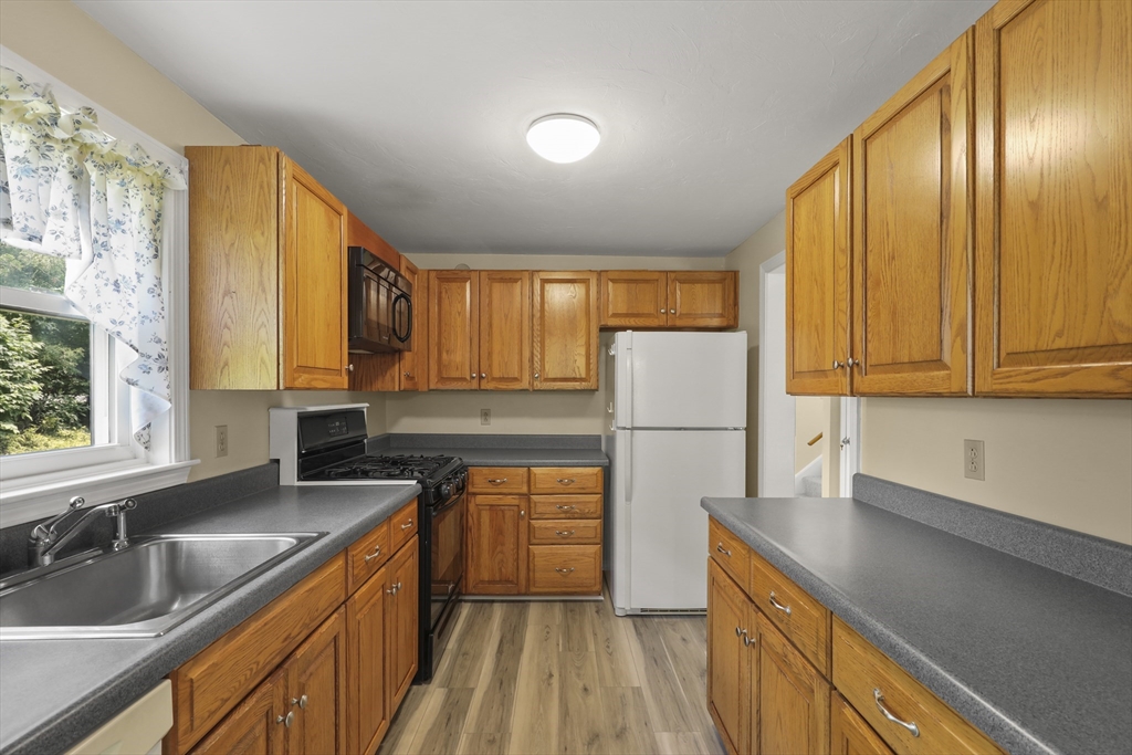 18 Harbor Hill Dr 18