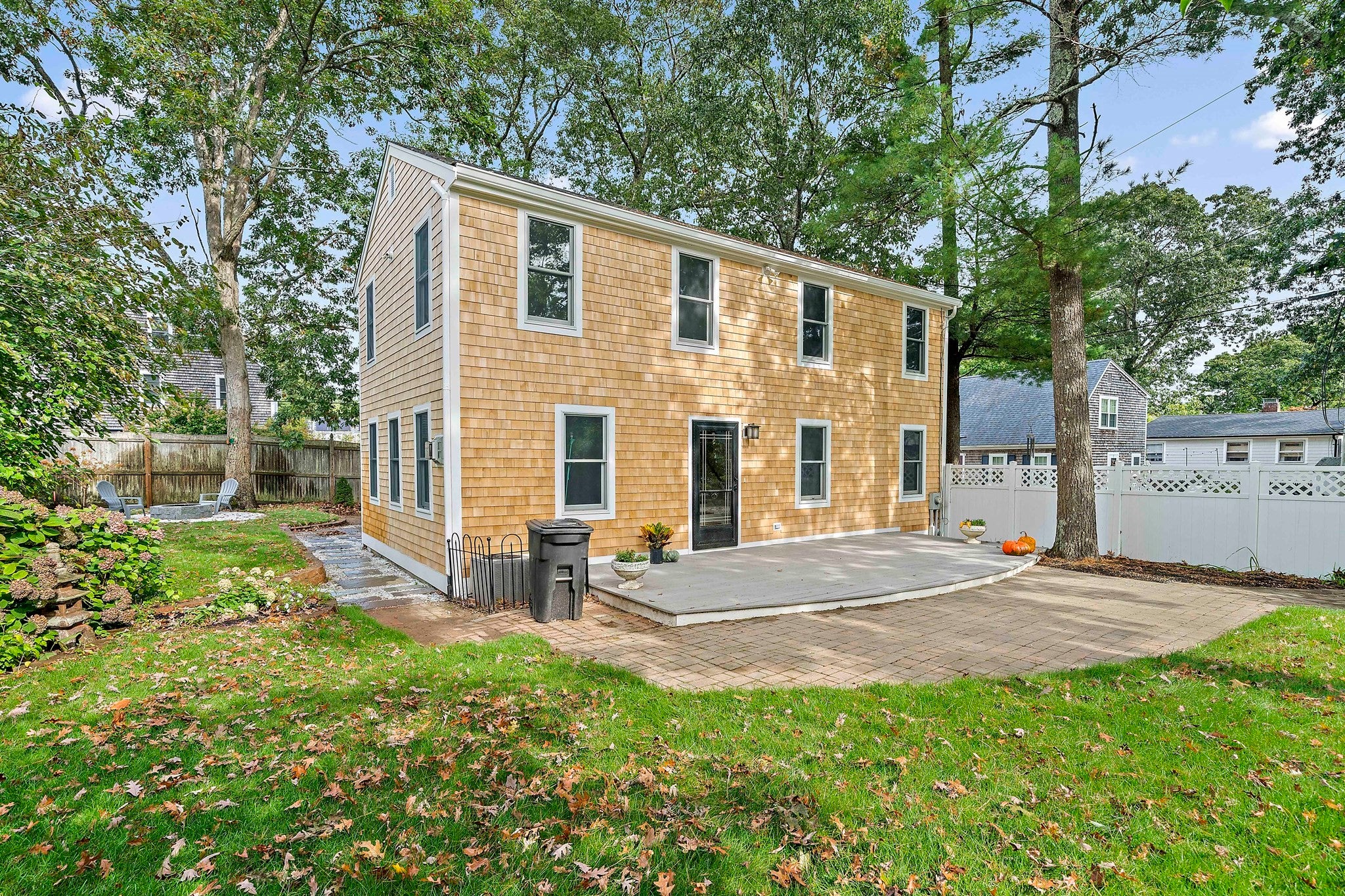 8 Winthrop Ave