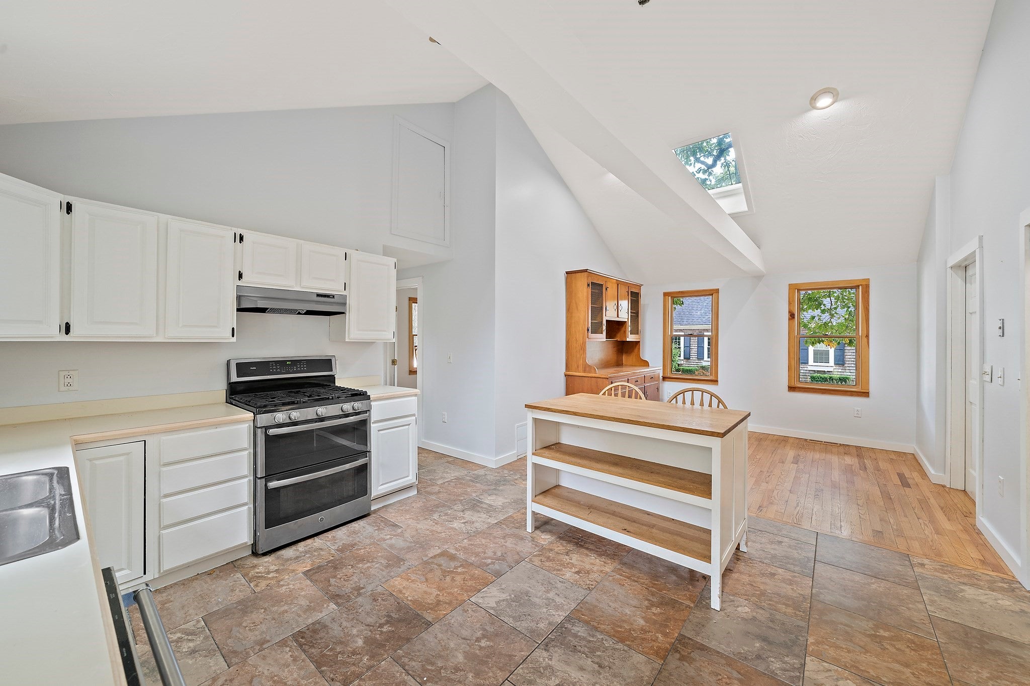 8 Winthrop Ave