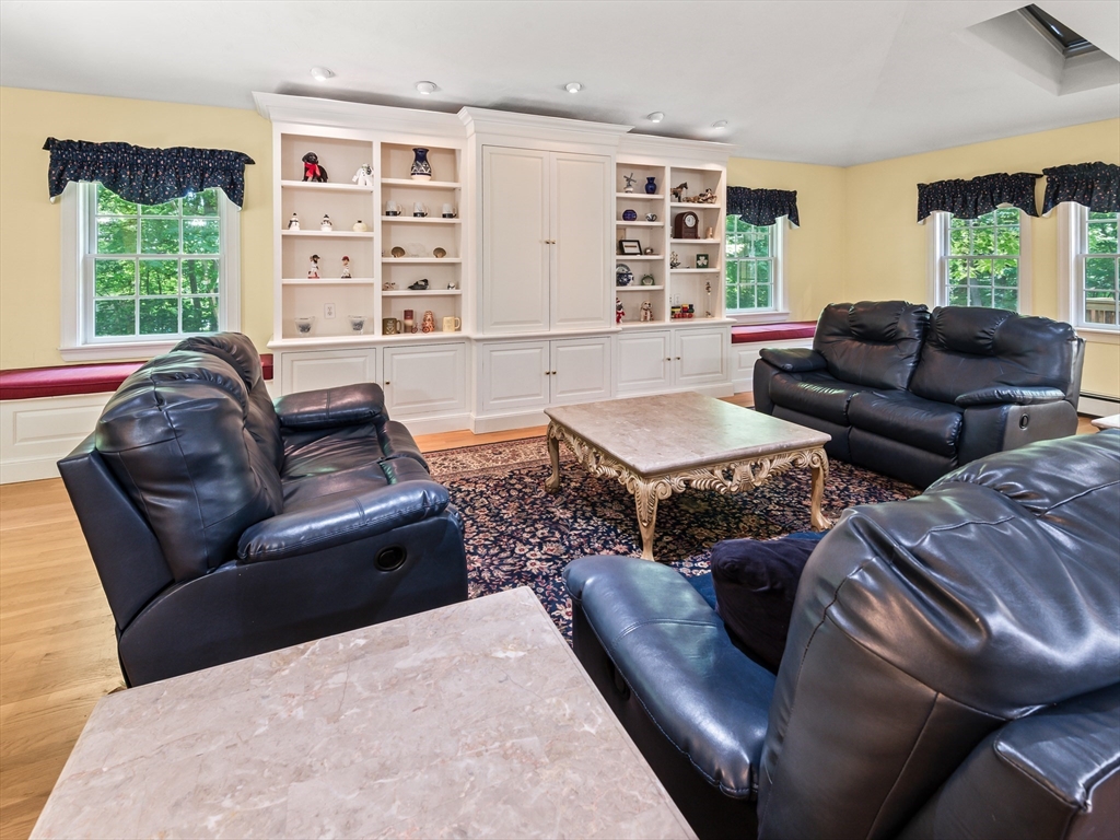 14 Running Brook Cir