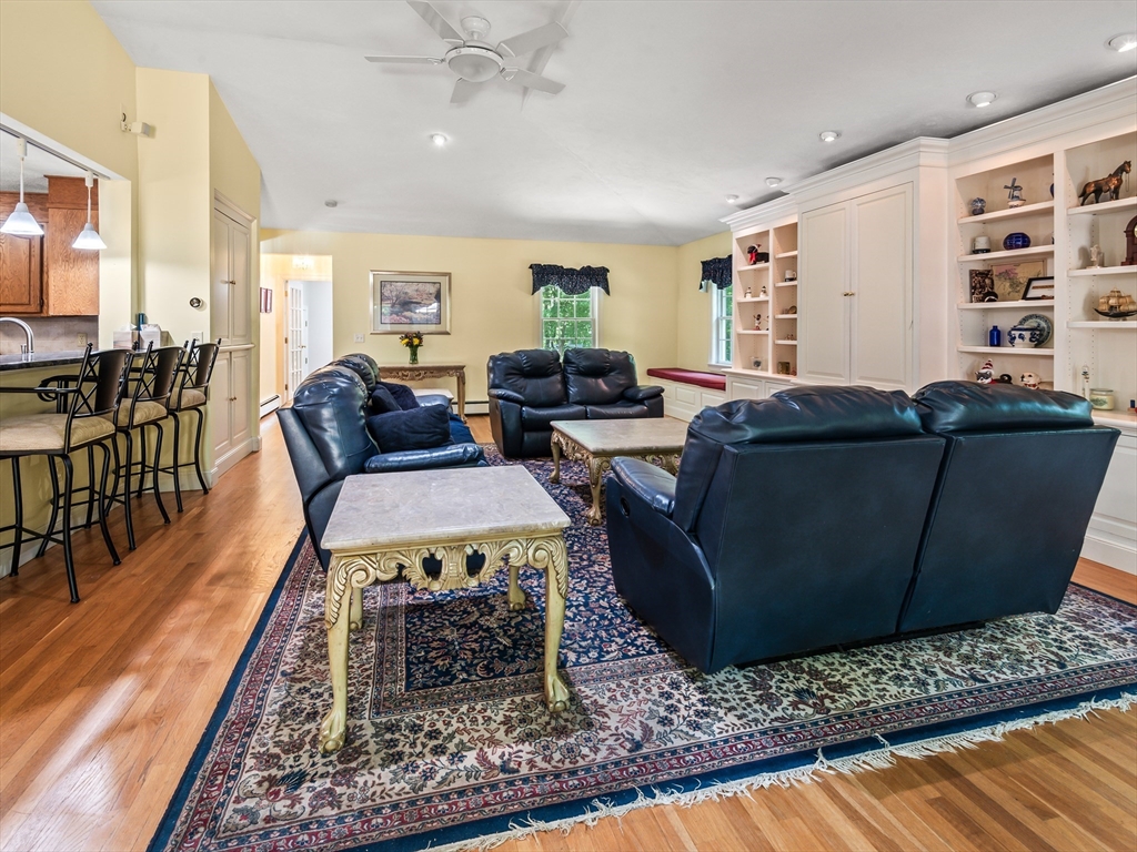 14 Running Brook Cir