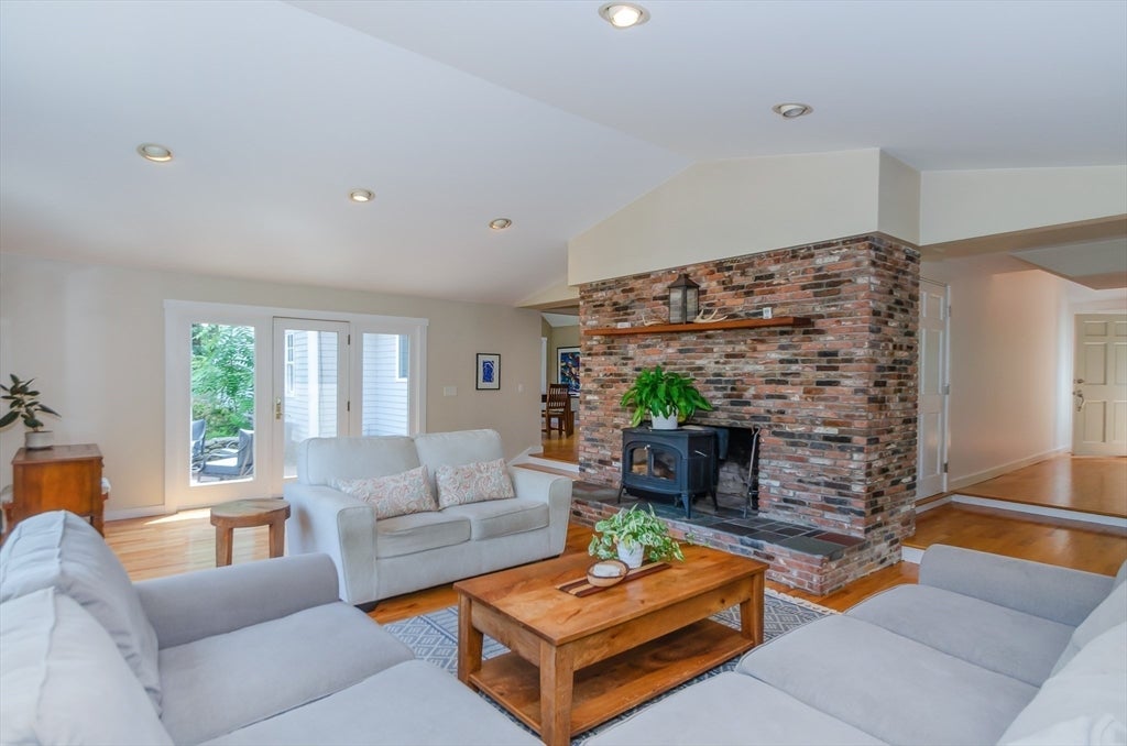 19 Register Rd, Marion, MA, 19 Register Rd, Marion, MA Photo #6