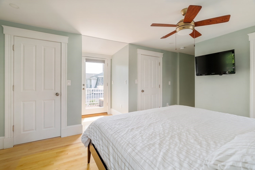 Somerville, Massachusetts 02143, United States, 3 Bedrooms Bedrooms, ,3 BathroomsBathrooms,Residential,Contingent,153228