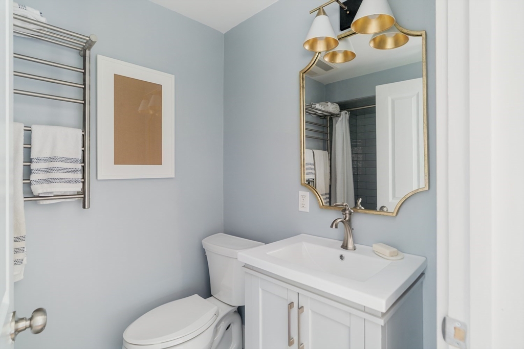 Somerville, Massachusetts 02143, United States, 3 Bedrooms Bedrooms, ,3 BathroomsBathrooms,Residential,Contingent,153228