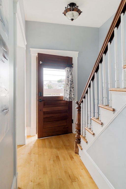 Somerville, Massachusetts 02143, United States, 3 Bedrooms Bedrooms, ,3 BathroomsBathrooms,Residential,Contingent,153228