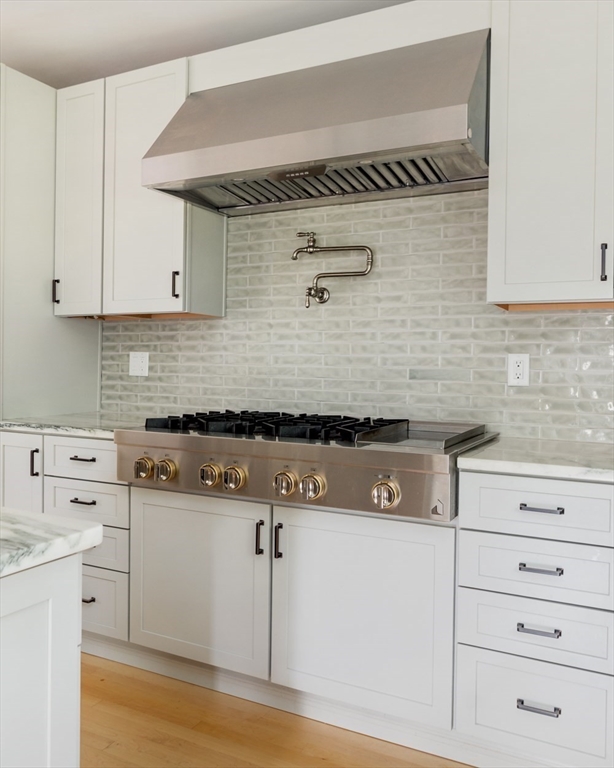 Somerville, Massachusetts 02143, United States, 3 Bedrooms Bedrooms, ,3 BathroomsBathrooms,Residential,Contingent,153228