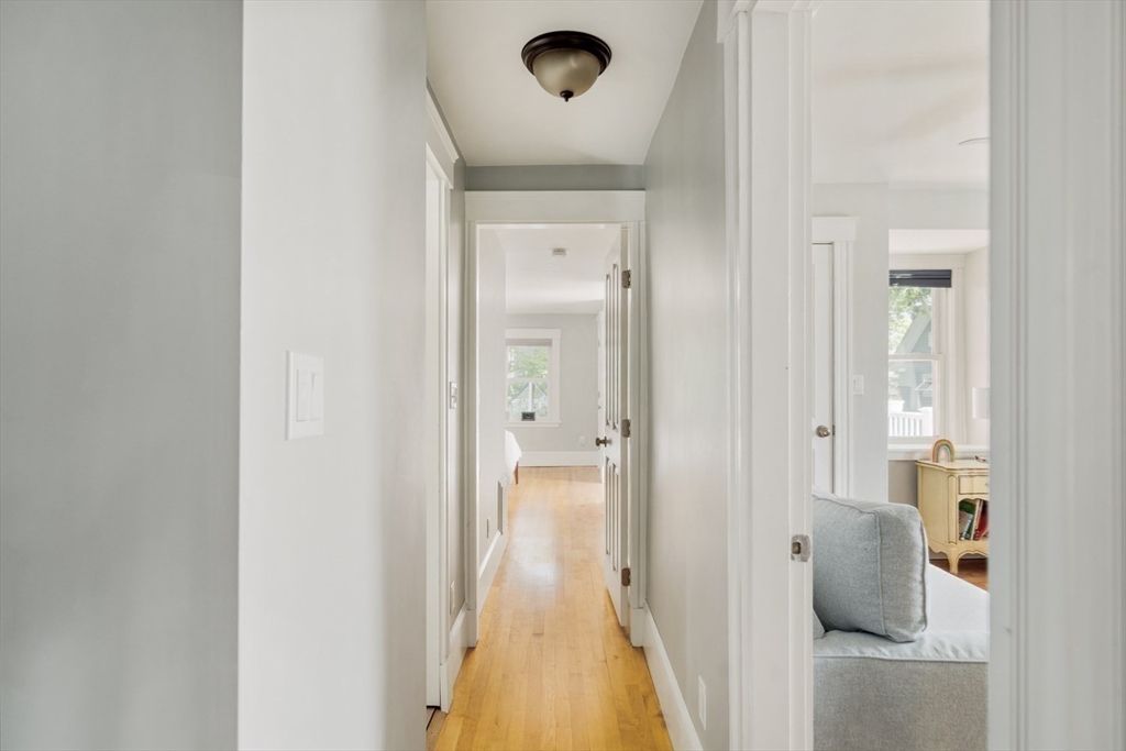 Somerville, Massachusetts 02143, United States, 3 Bedrooms Bedrooms, ,3 BathroomsBathrooms,Residential,Contingent,153228