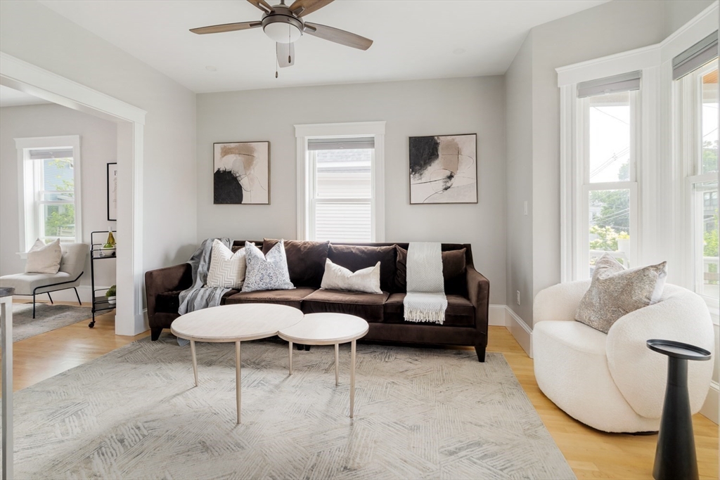 Somerville, Massachusetts 02143, United States, 3 Bedrooms Bedrooms, ,3 BathroomsBathrooms,Residential,Contingent,153228