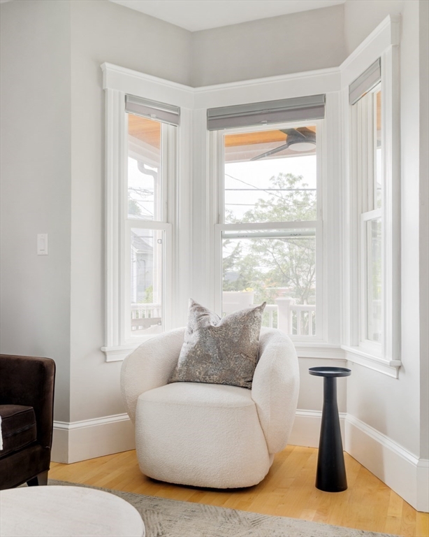 Somerville, Massachusetts 02143, United States, 3 Bedrooms Bedrooms, ,3 BathroomsBathrooms,Residential,Contingent,153228